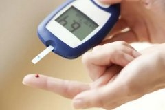 糖尿病测血糖时采血不够怎么办?